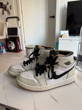Nike unisex Retro High-Top Sneakers in White and Black